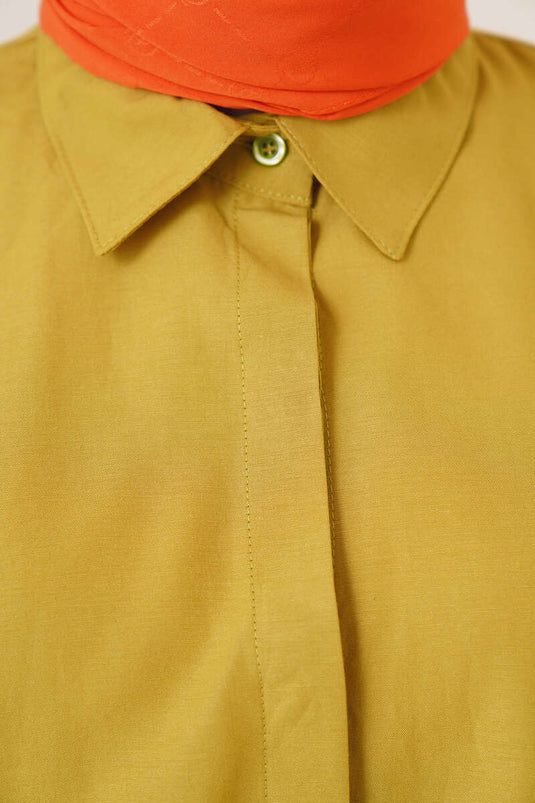 Chemise vert huile à col classique et coupe ovale