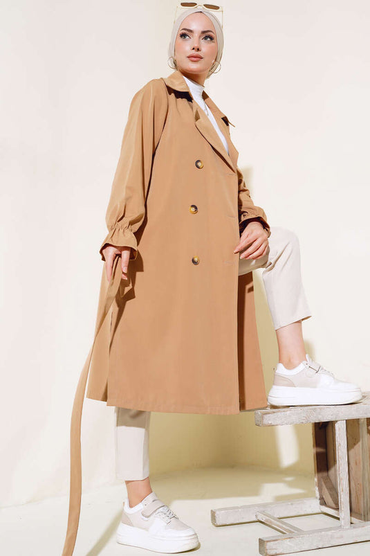 Trench con maniche arricciate color cammello