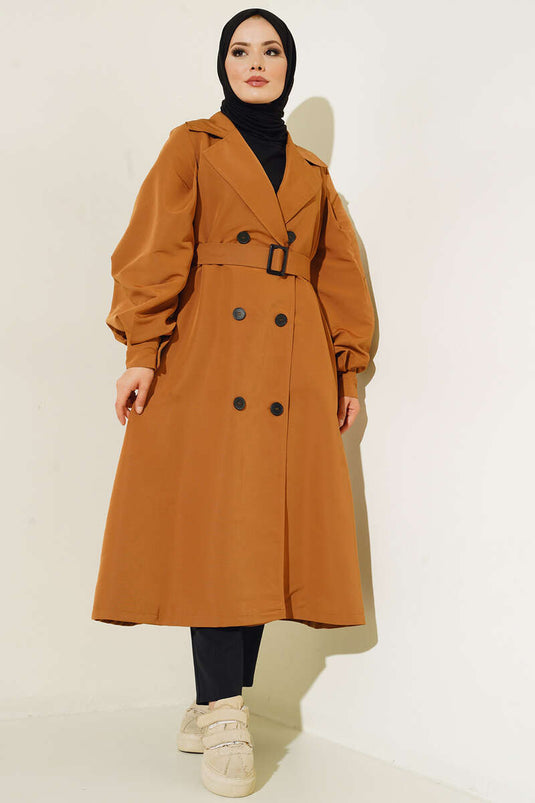 Trench Tan avec boutons de manchette et boucle de ceinture