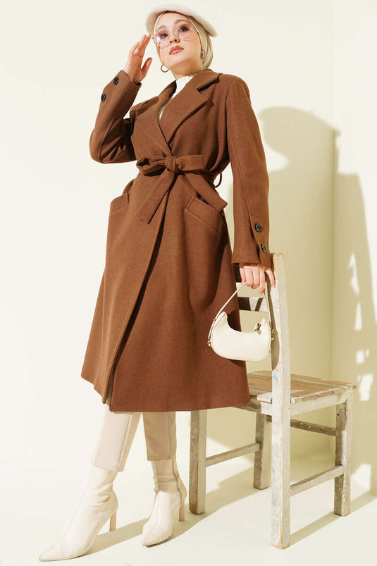 Lichtbruine kasjmierjas met manchetknopen en riem