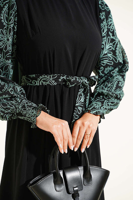 Robe Mint Brodée Avec Jupe Plissée