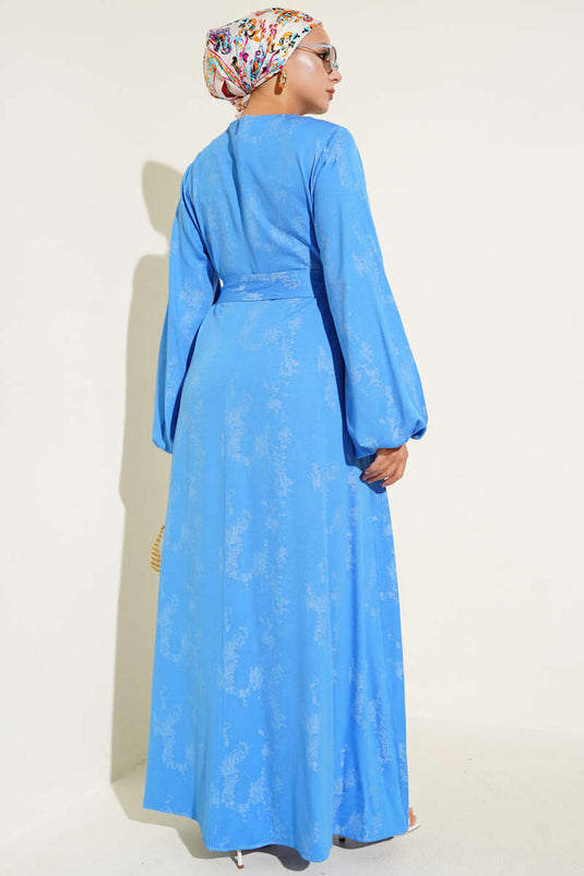 فستان أزرق منقوش بأكمام مرنة
