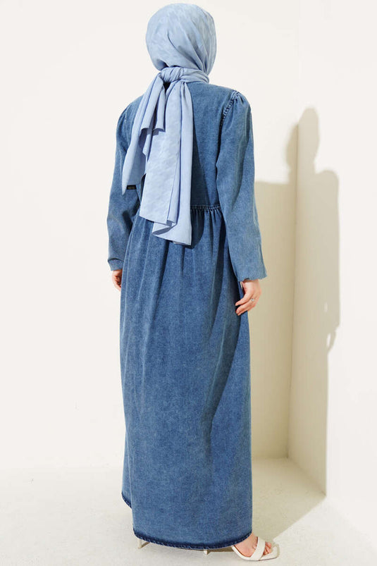 Robe en jean à manches élastiques et boutons métalliques