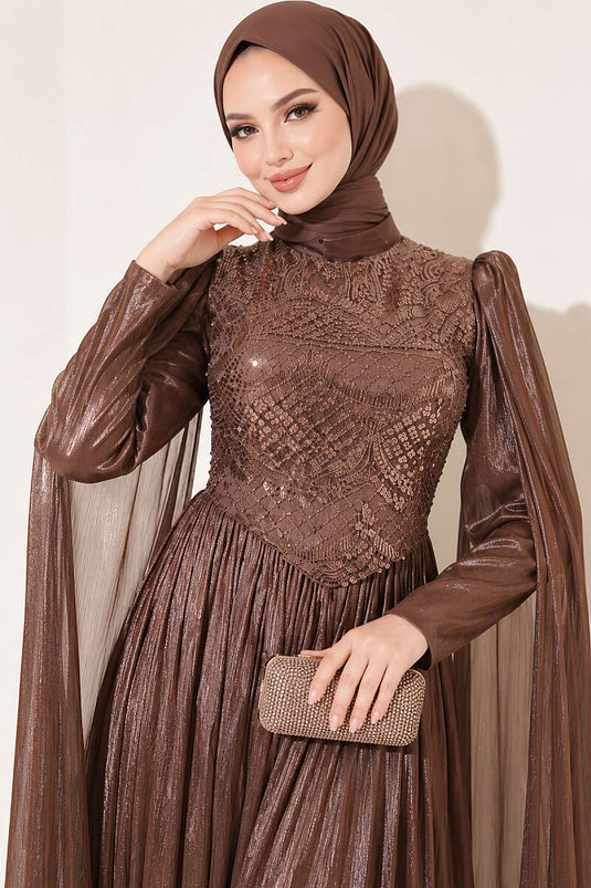 Robe De Soirée Marron Ornée Avec Cape