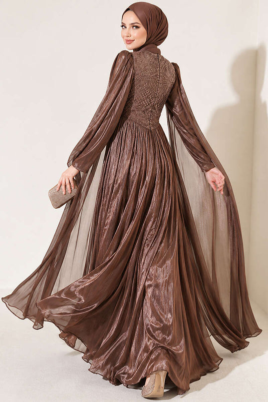 Robe De Soirée Marron Ornée Avec Cape