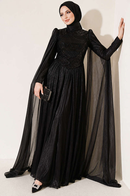 Robe De Soirée Noire Ornée Avec Cape