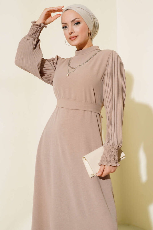 فستان لاتيه بأكمام مطوية