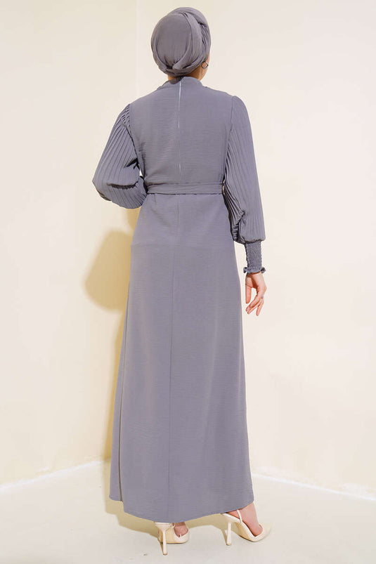 Kol Piliseli İnci Kolyeli Elbise Gri