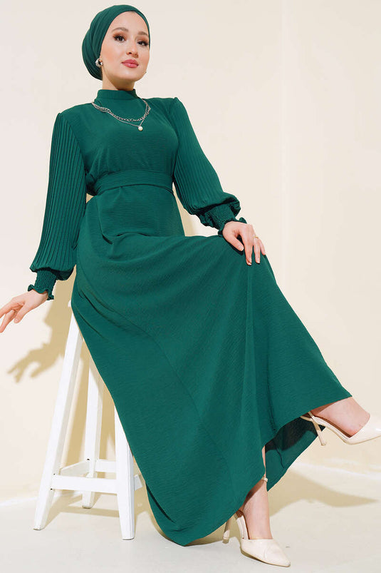 Kol Piliseli İnci Kolyeli Elbise Zümrüt