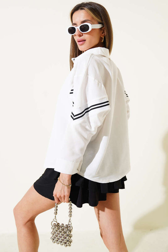 Chemise blanche à manches courtes et détails côtelés