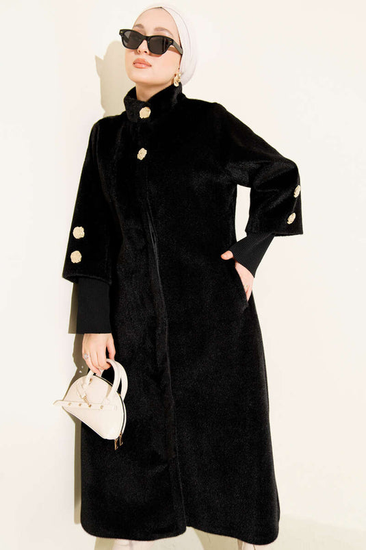 Goldfuchsmantel mit gerippten Bündchen und goldenen Knöpfen, Schwarz
