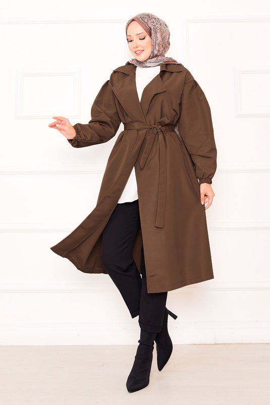 Trench-coat à manches élastiquées avec ceinture amovible et hijab beige