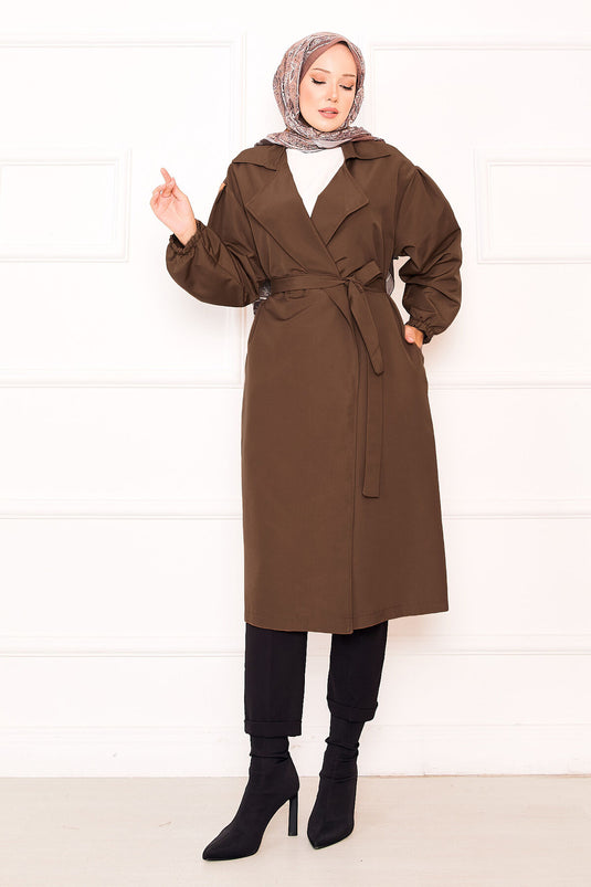 Trench-coat à manches élastiquées avec ceinture amovible et hijab beige