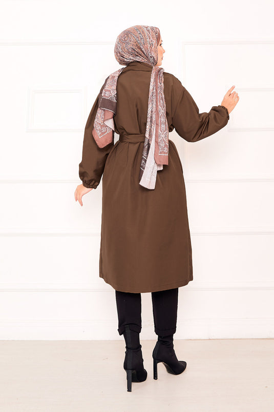 Trench-coat à manches élastiquées avec ceinture amovible et hijab beige