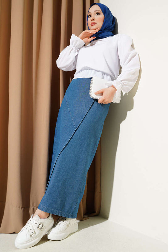 قميص أبيض بأكمام قصيرة وخصر مطاطي