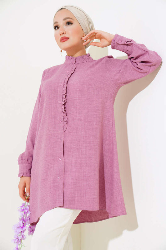 قميص بأكمام وياقة مزينة بكشكشة وردية باهتة