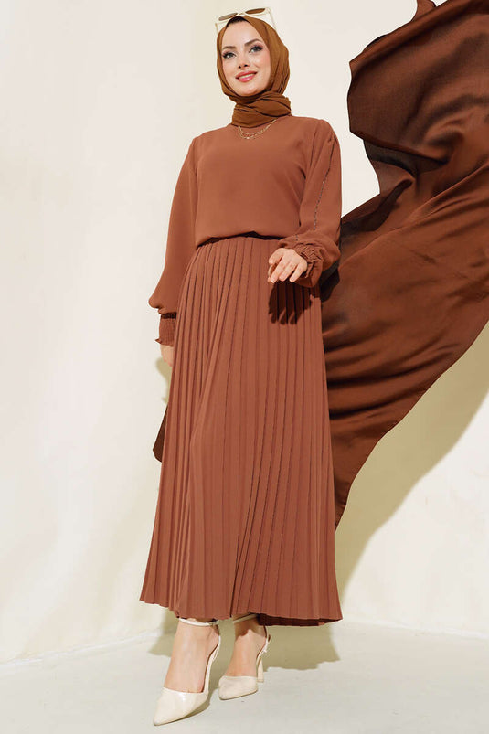 Ensemble en crêpe avec pierres sur la manche, beige