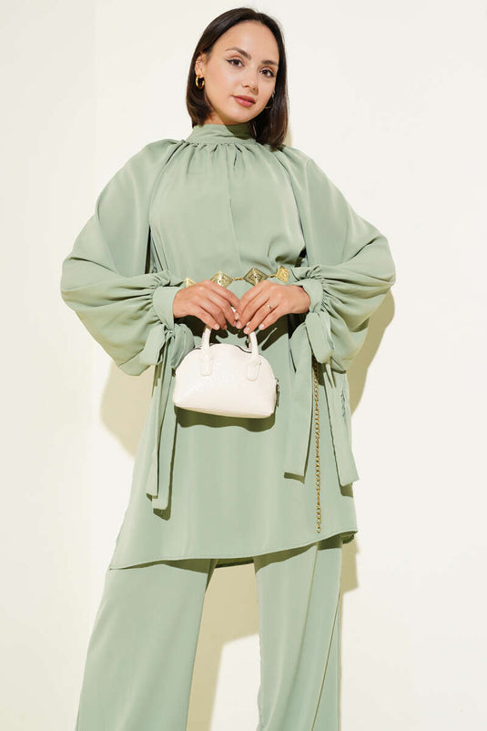 Abito due pezzi con maniche annodate, verde mandorla
