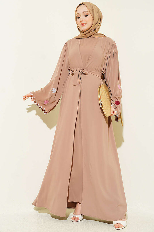 Kolları Çiçek Nakışlı Abaya Latte
