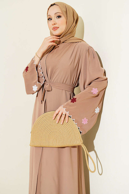 Kolları Çiçek Nakışlı Abaya Latte