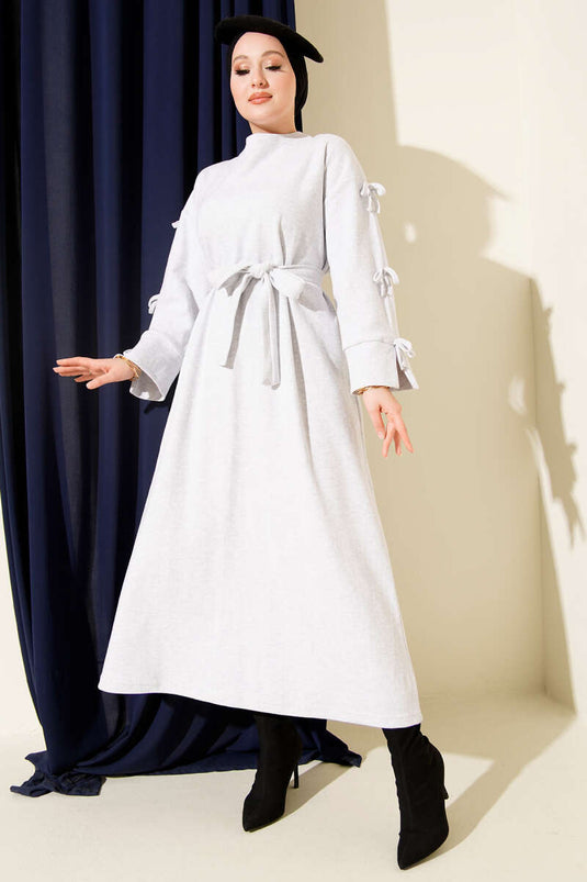 Robe grise Thessaloniki avec détail de nœud sur les manches