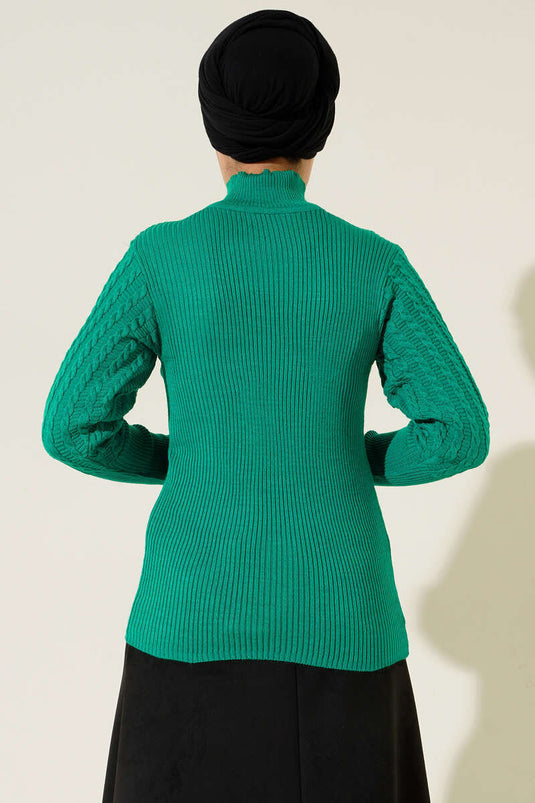 Maglione lavorato a maglia con maniche modello maglieria verde