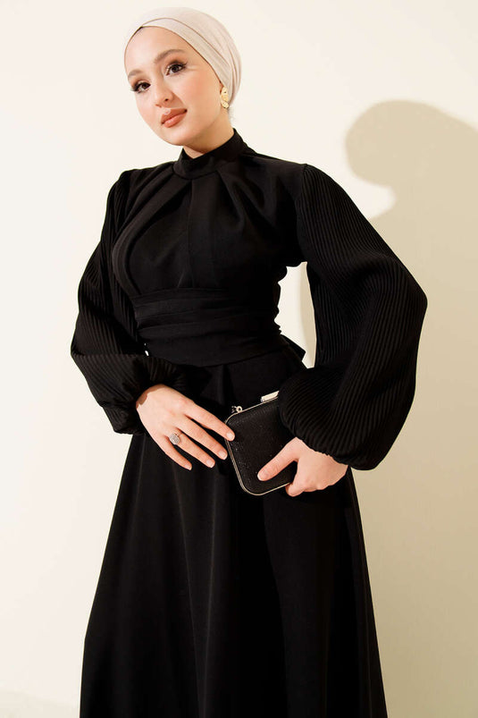 Kolları Piliseli Kuşaklı Abiye Elbise Siyah