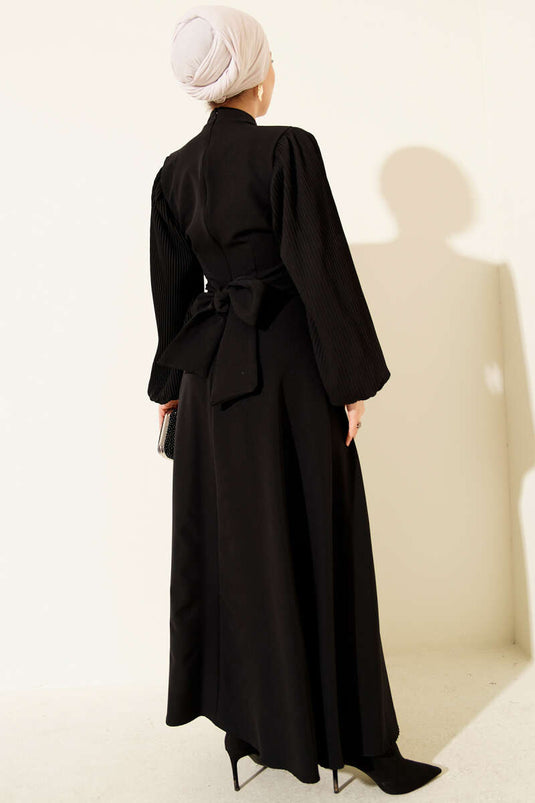 Kolları Piliseli Kuşaklı Abiye Elbise Siyah