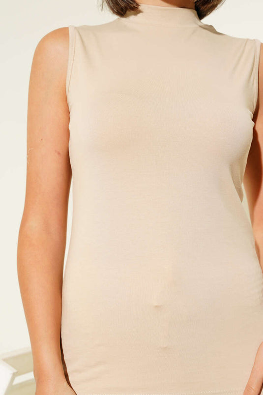 Body senza maniche con collo alto beige