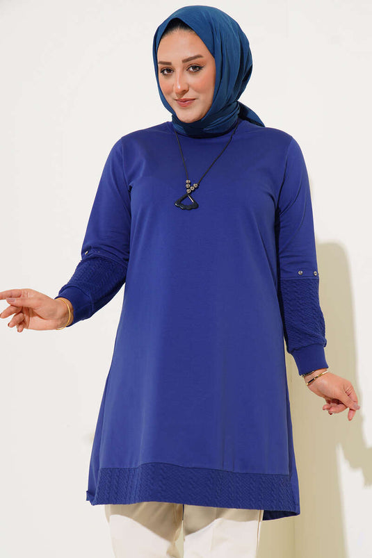 Tunique Grande Taille Indigo avec Collier Motif en Relief sur la Manche