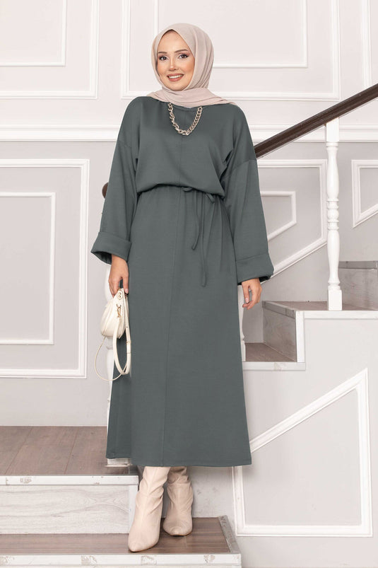 Oysho-Kleid mit umgeschlagenen Ärmeln und abnehmbarem Gürtel, Hellgrün