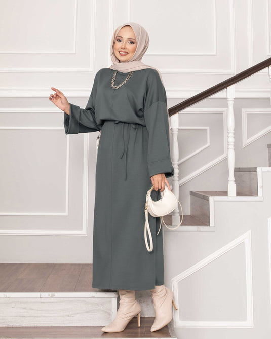 Oysho-Kleid mit umgeschlagenen Ärmeln und abnehmbarem Gürtel, Hellgrün