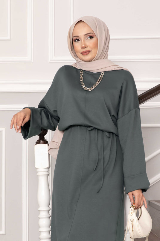 Oysho-Kleid mit umgeschlagenen Ärmeln und abnehmbarem Gürtel, Hellgrün