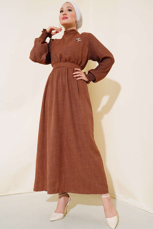 Kolu Piliseli Keten Elbise Kahve