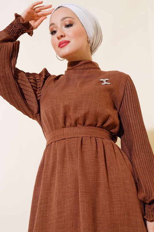 Kolu Piliseli Keten Elbise Kahve