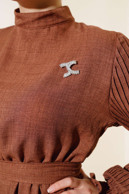 Kolu Piliseli Keten Elbise Kahve