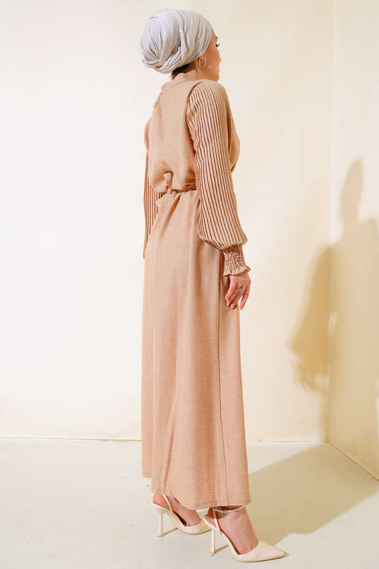 Leinenkleid mit Faltenärmeln in Latte