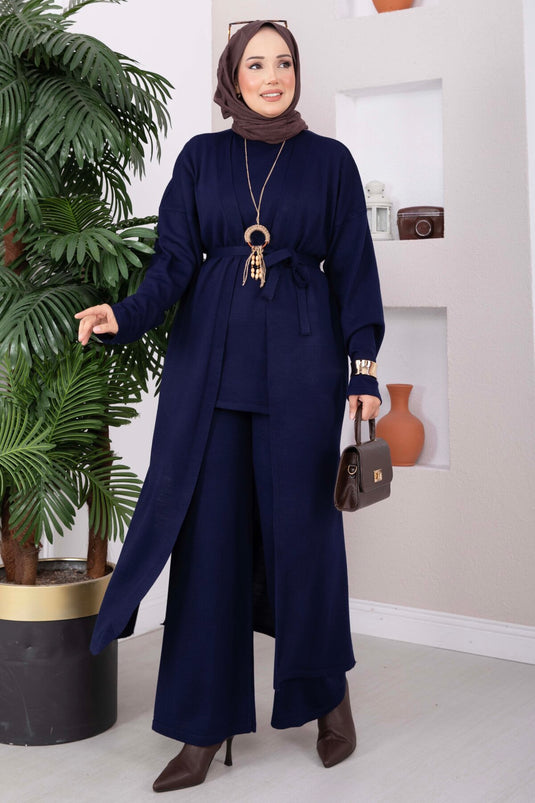 Ensemble Tricot Bleu Marine Avec Collier Et Détail À Nouer