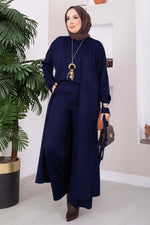 Ensemble Tricot Bleu Marine Avec Collier Et Détail À Nouer