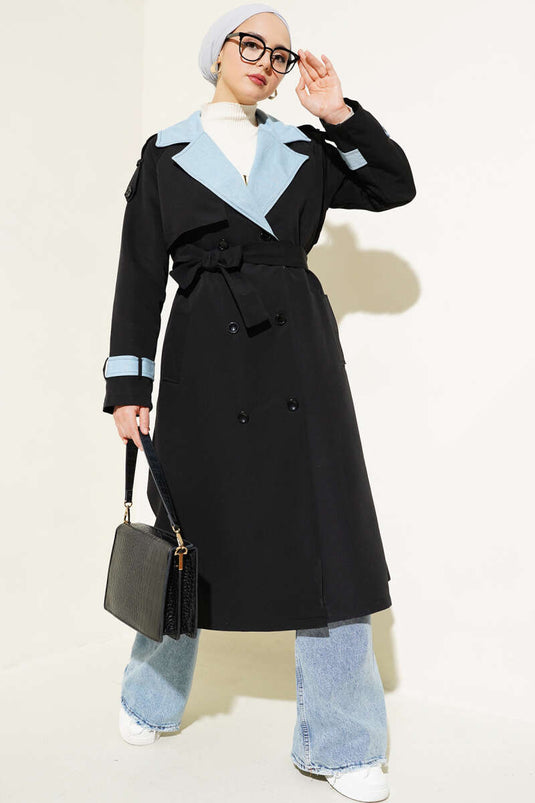 Trench-coat à épaulettes garni de denim noir bleu