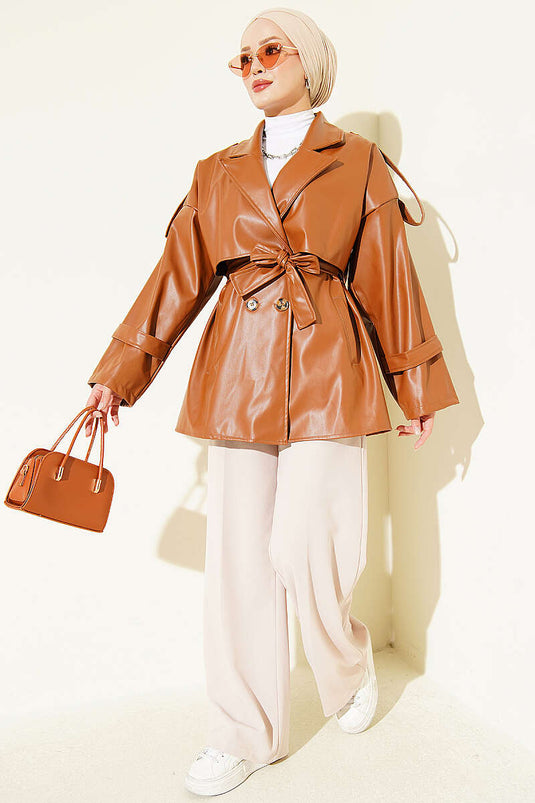 Veste En Cuir Marron À Col Croisé Et Ceinture