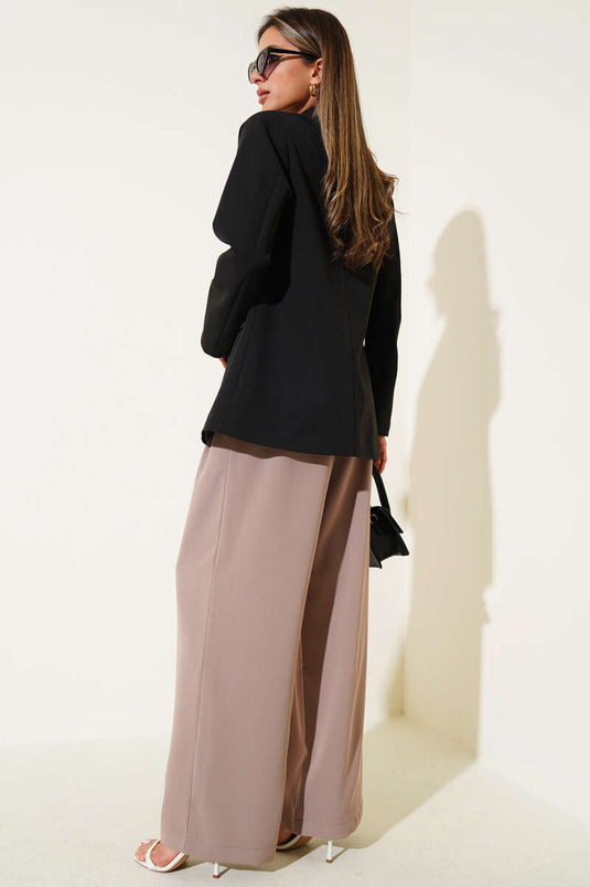 Schwarzer, zweireihiger Blazer mit vier Knöpfen