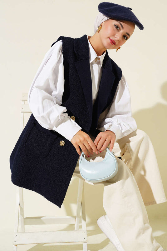 Zweireihige, geknöpfte Weste mit Kragen, marineblau.