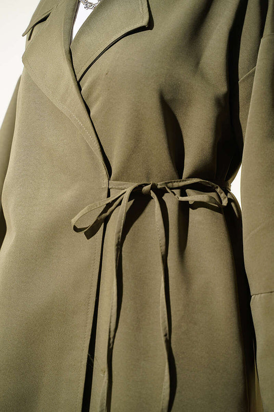 Gabardina Con Cuello Cruzado Y Lazo En Color Caqui