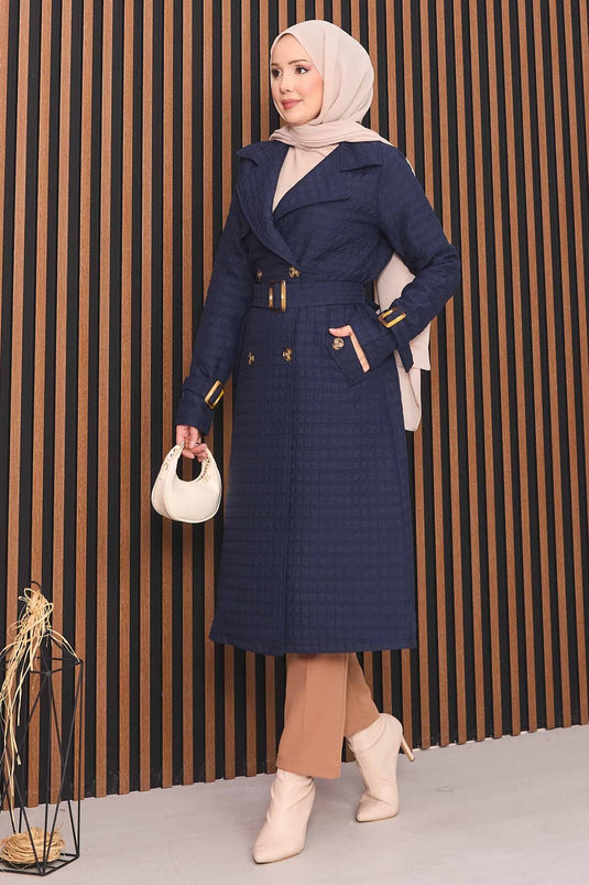 Trench-coat matelassé bleu marine à double boutonnage et ceinture, avec hijab intégré