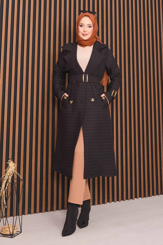 Trench-coat matelassé noir à double boutonnage et ceinture, avec hijab intégré