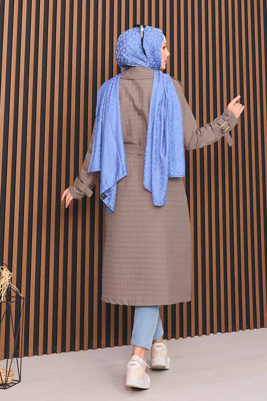 Trench-coat matelassé en vison avec hijab et ceinture à double boutonnage