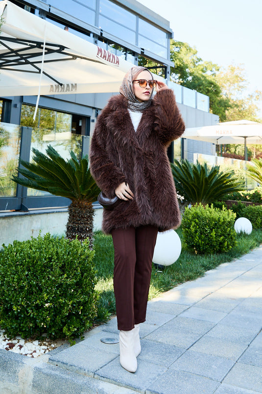 Manteau en fourrure à double boutonnage marron