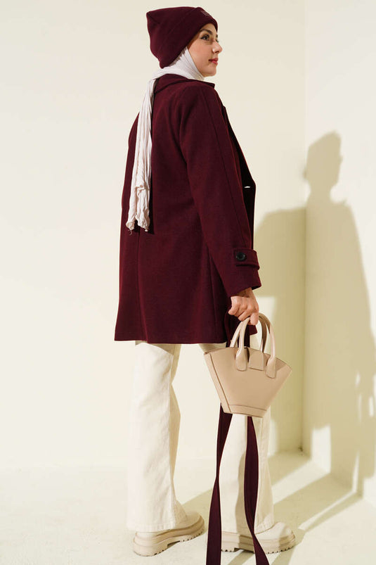 ياقة مزدوجة الصدر، تفاصيل حزام، معطف قصير من الكشمير، لون عنابي.