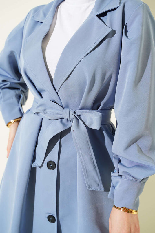 Trench-coat croisé avec ceinture, bleu.